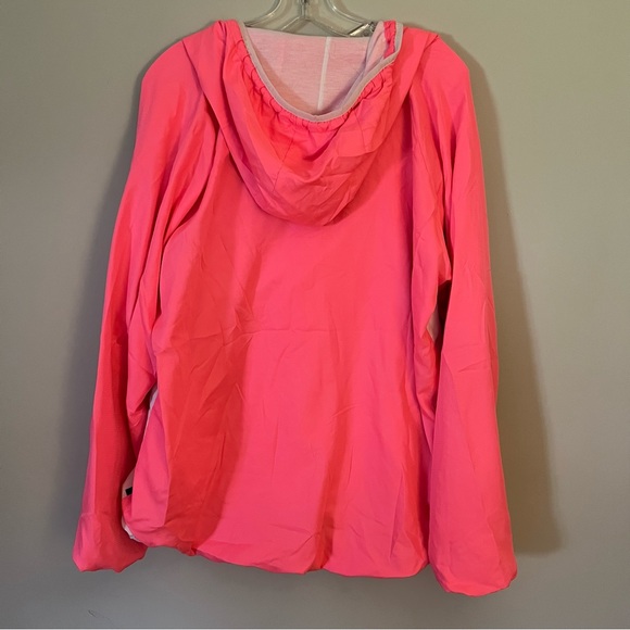 Penn State Hooded Pullover Windbreaker - Woman’s size XL - Picture 2 of 4